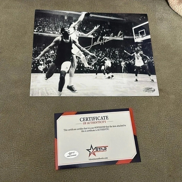 Boston Celtics -John Havlicek autographed 8 x 10 photo - Picture 1 of 1